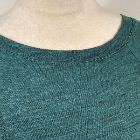 Torrid classic T-shirt Short Sleeve in green size 3-3X/22-24 - Picture 2 of 7